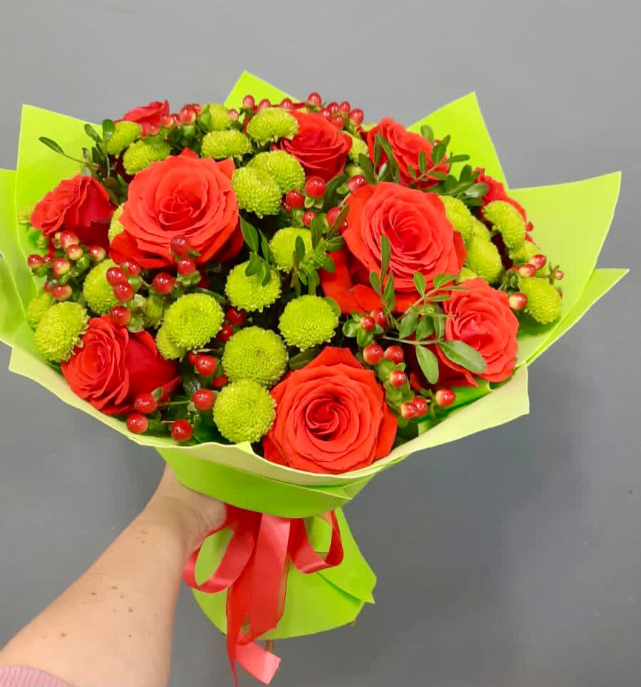 Букет цветов из: Хризантемы и Розы в Малиновский