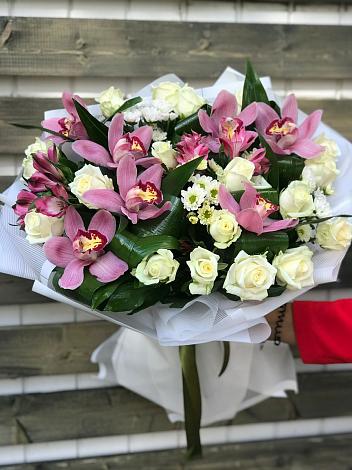 Букет цветов из: Розы и Хризантемы в Малиновский