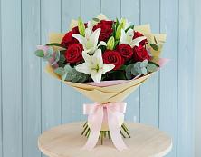 Букет цветов из:  Лилии и Розы в Малиновский