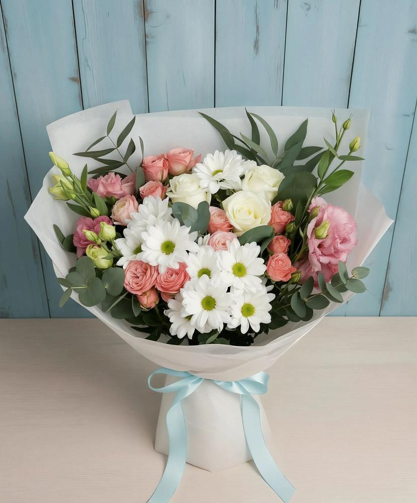 Букет цветов из: Розы, Лизиантусы и Хризантемы в Малиновский
