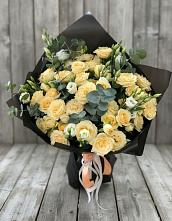 Букет цветов из:  Розы и Лизиантусы в Малиновский