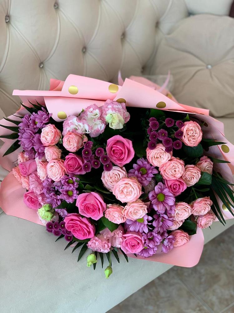 Букет цветов из: Хризантемы, Розы и Лизиантусы в Малиновский