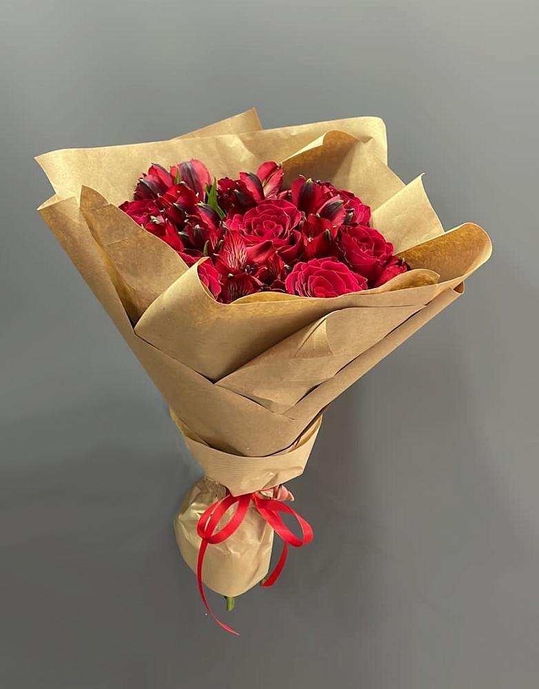 Букет цветов из: Альстромерии и Розы в Малиновский