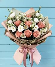 Букет цветов из:  Розы, Альстромерии и Лизиантусы в Малиновский