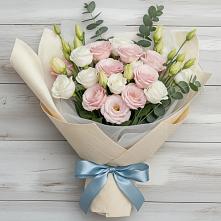 Букет цветов из:  Лизиантусы #REPLACE_PRED# Малиновский