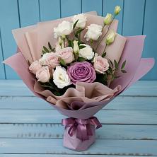 Букет цветов из:  Розы и Лизиантусы в Малиновский