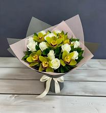 Букет цветов из:  Орхидеи и Розы в Малиновский