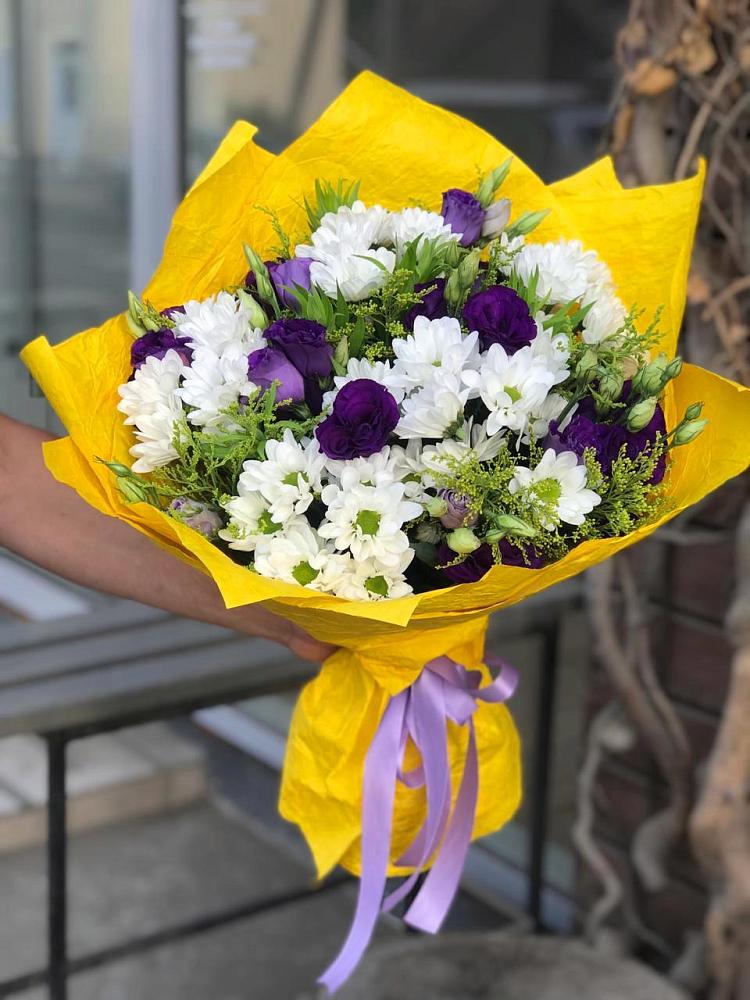 Букет цветов из: Ирисы, Хризантемы и Ромашки в Малиновский