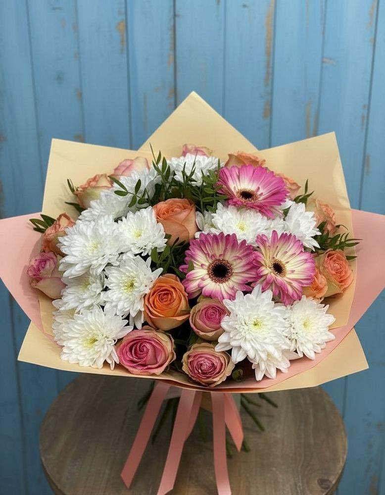 Букет цветов из: Розы, Герберы и Хризантемы в Малиновский
