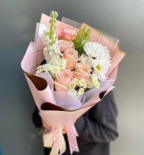 Букет цветов из:  Хризантемы и Розы в Малиновский