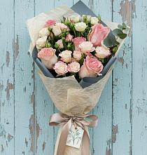 Букет цветов из:  Розы в Малиновский