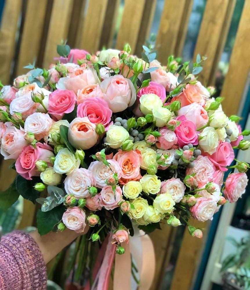 Букет цветов из: Розы в Малиновский