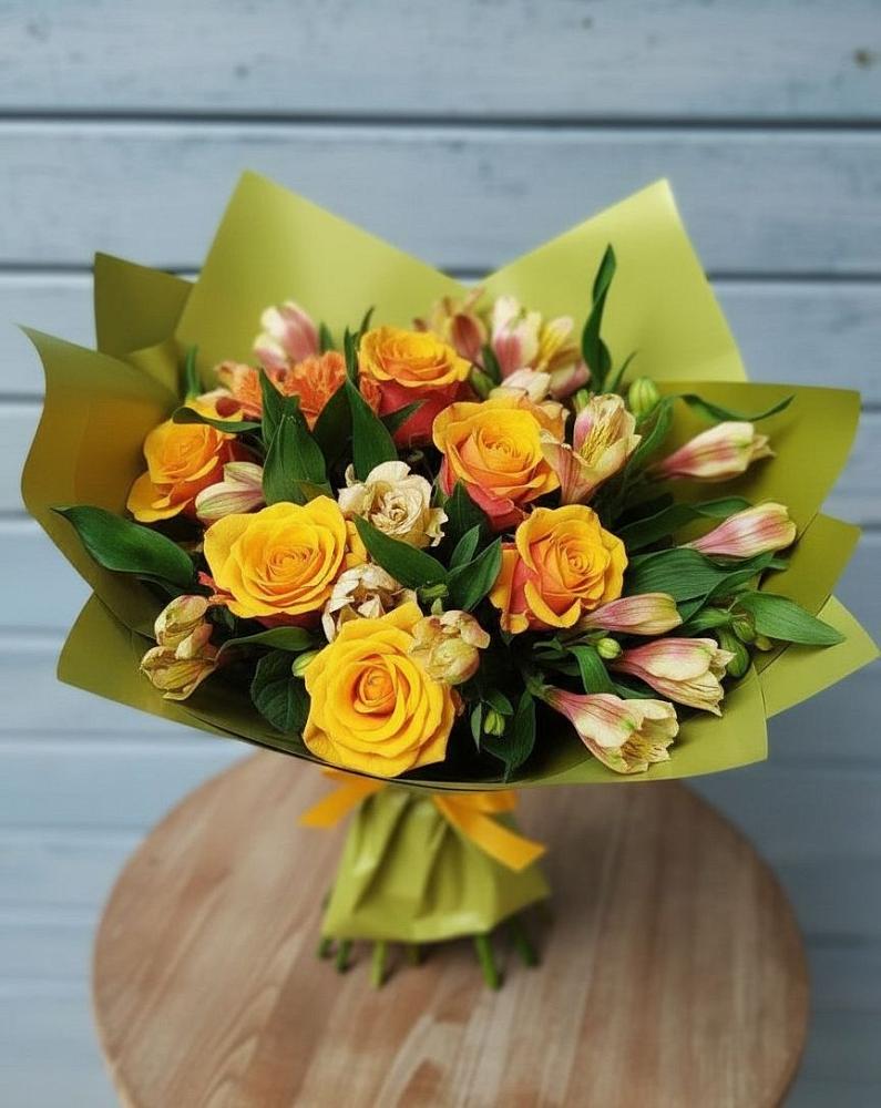 Букет цветов из: Альстромерии и Розы в Малиновский