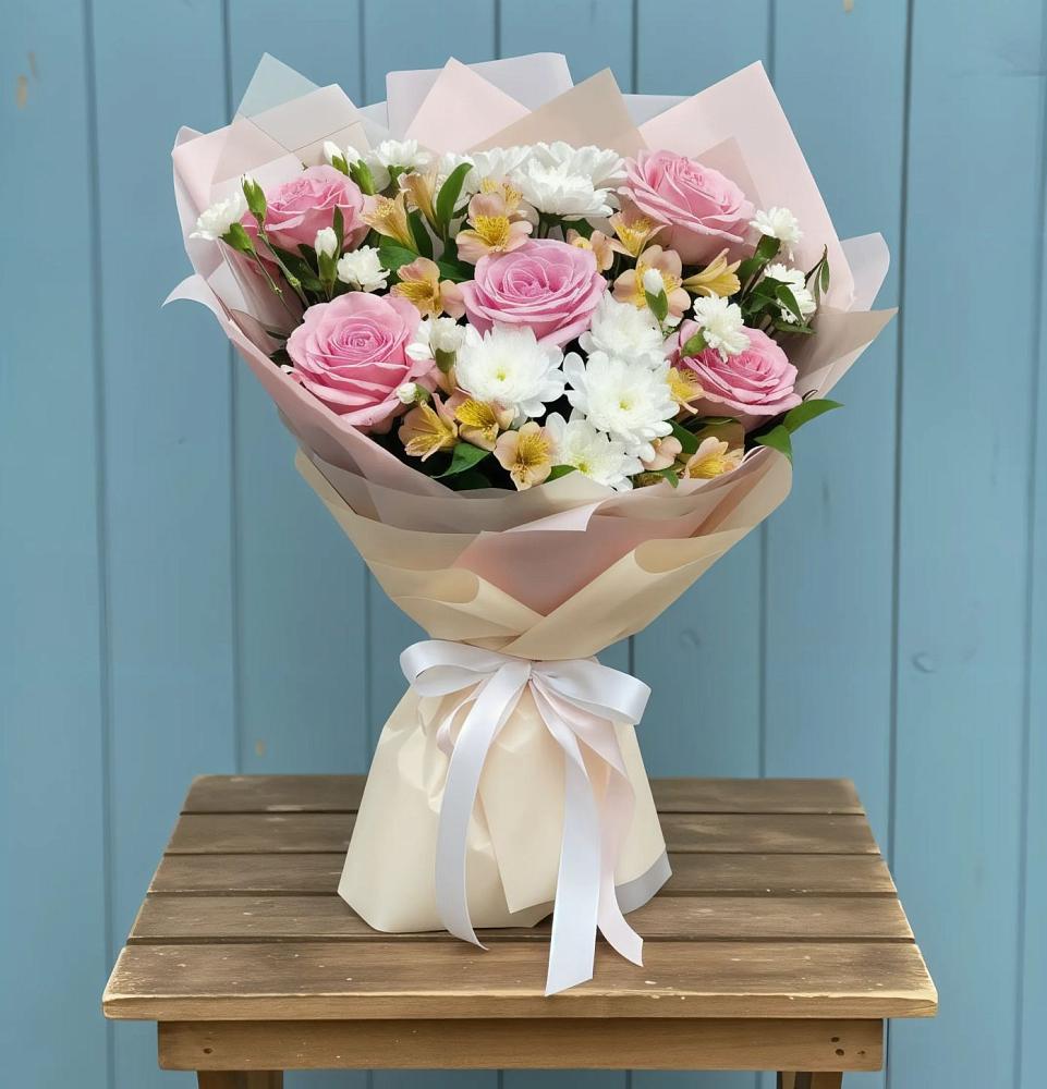 Букет цветов из: Гвоздики, Орхидеи и Розы в Малиновский