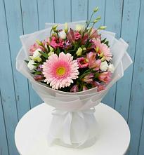 Букет цветов из:  Герберы, Альстромерии и Лизиантусы в Малиновский