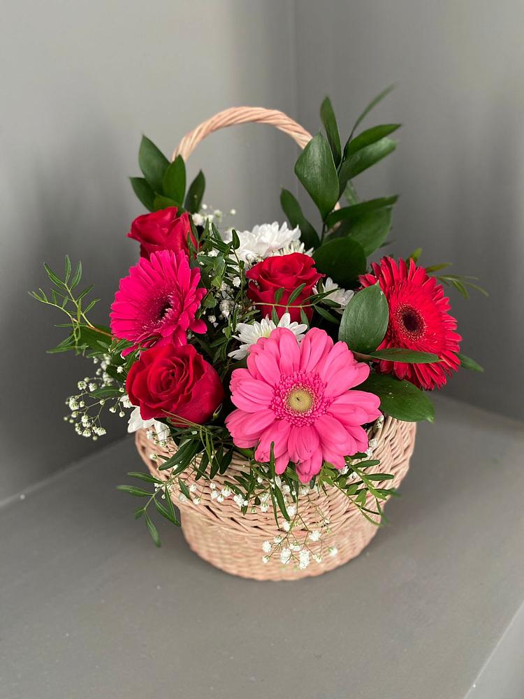 Цветочная композиция из Розы, Хризантемы и Герберы в корзине в Малиновский