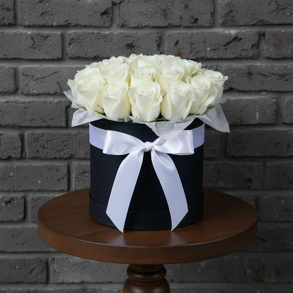 Цветочная композиция из Розы в шляпной коробке в Малиновский