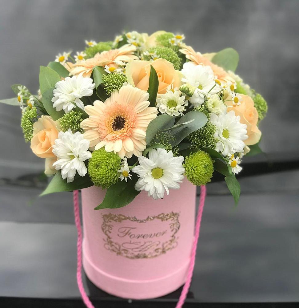 Цветочная композиция из Розы, Герберы и Хризантемы в шляпной коробке в Малиновский